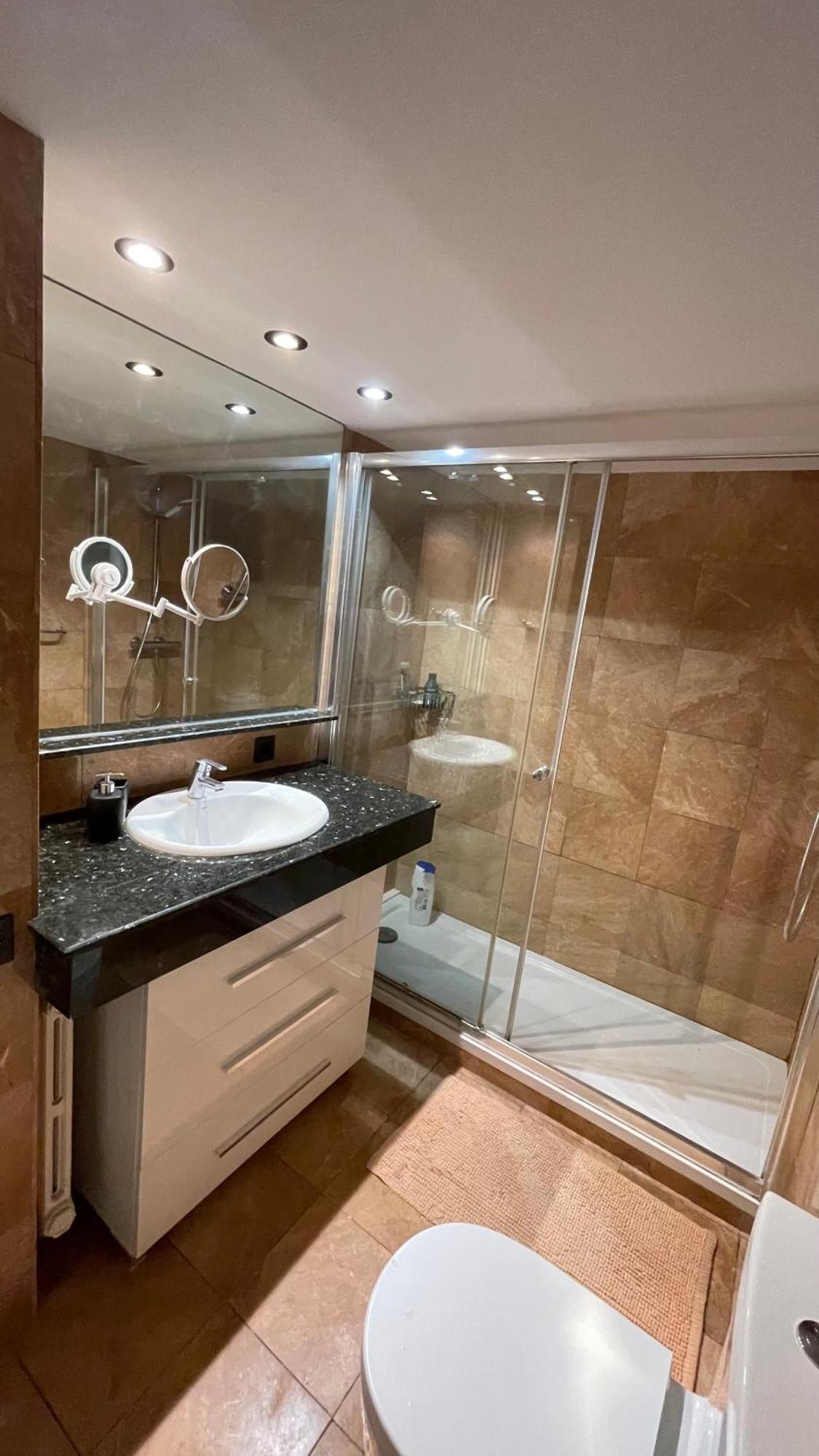 Apartament Spacious Penthouse With Big Private Terrace & View